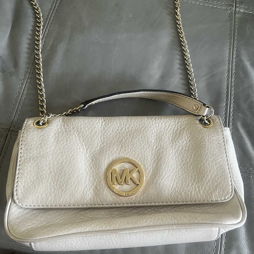 Michael Kors White Leather Shoulder Bag with Gold Accents